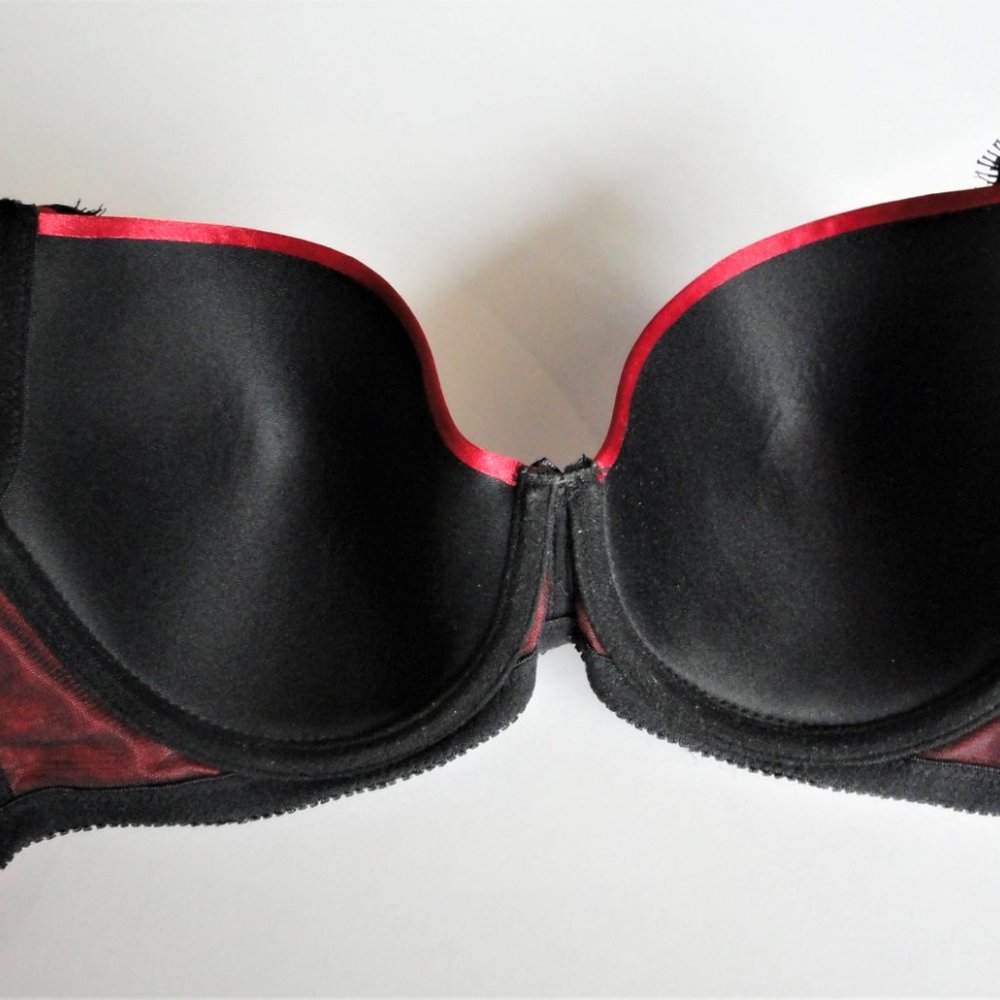 Red & Black Lace Bra - Picture 3 of 3